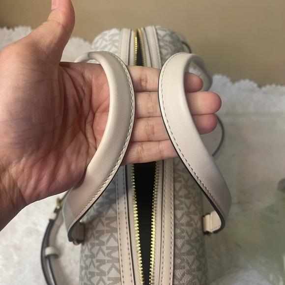 ‼️🔥LOW START🔥‼️ NWT MICHAEL KORS white Jet Set T Medium Signature Logo Duffel - Picture 10 of 11